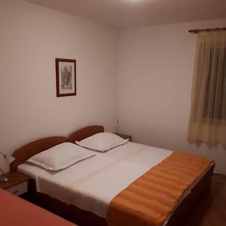 Pavlinovic Jure Apartment Makarska Exterior photo