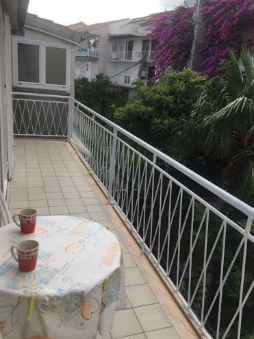 Pavlinovic Jure Apartment Makarska Exterior photo