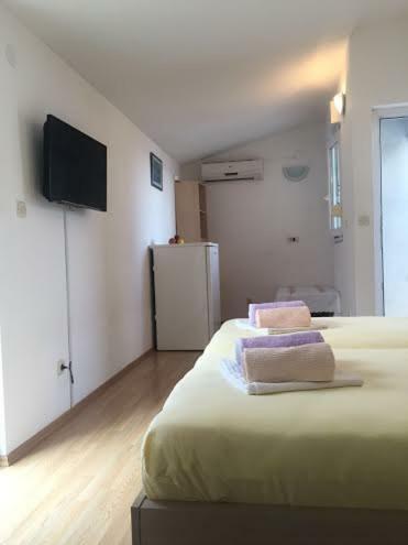 Pavlinovic Jure Apartment Makarska Exterior photo