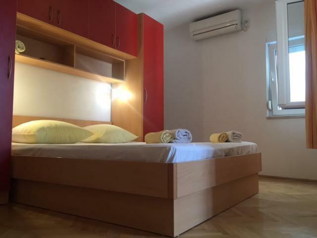 Pavlinovic Jure Apartment Makarska Exterior photo